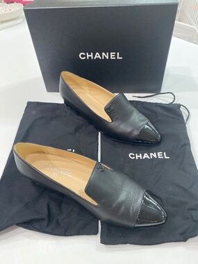 New Chanel mocassins loafers black leather pointed toes sz 9.5